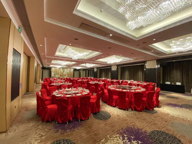 在婚宴公司上班的服务员,都做些什么工作?是不是很忙的 在婚宴公司上班的服务员,都做些什么工作?是不是很忙的